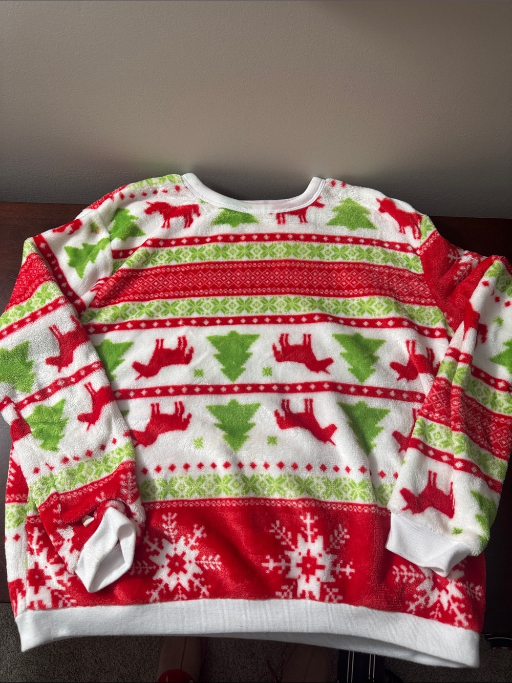 Women’s Red & Green Holiday Reindeer Pajama Top